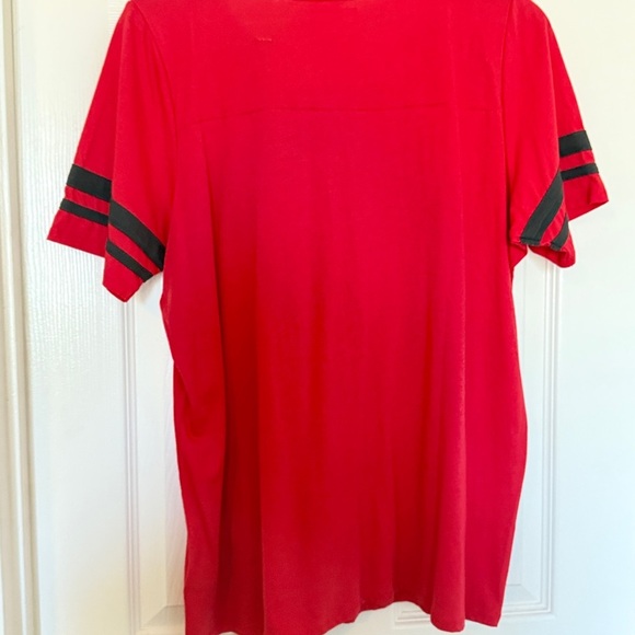 NFL Team Apparel Tampa Bay Buccaneers Women’s T-shirt - Picture 4 of 4